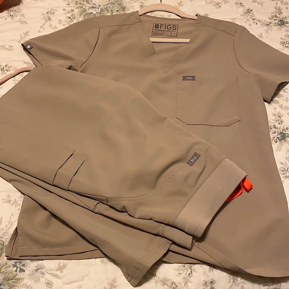 KHAKI FIGS SCRUBS